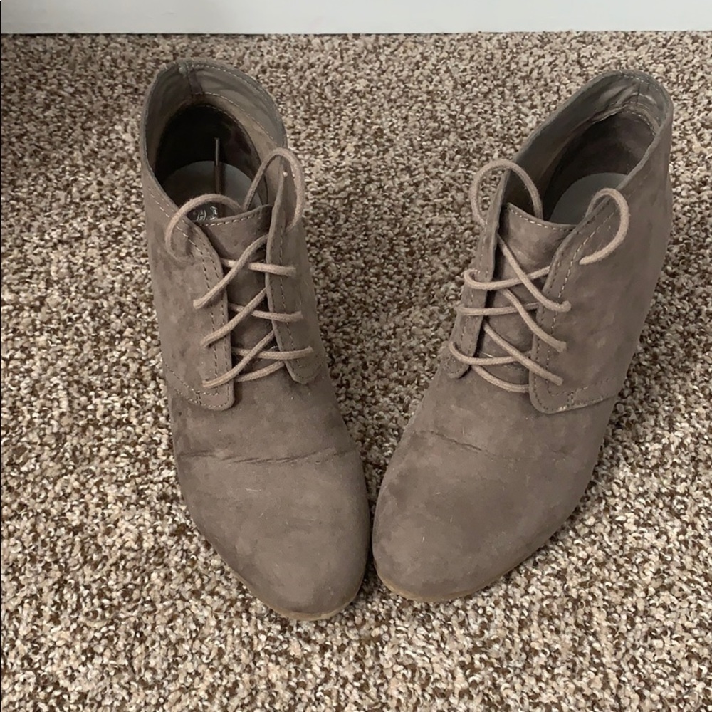 Tan wedges